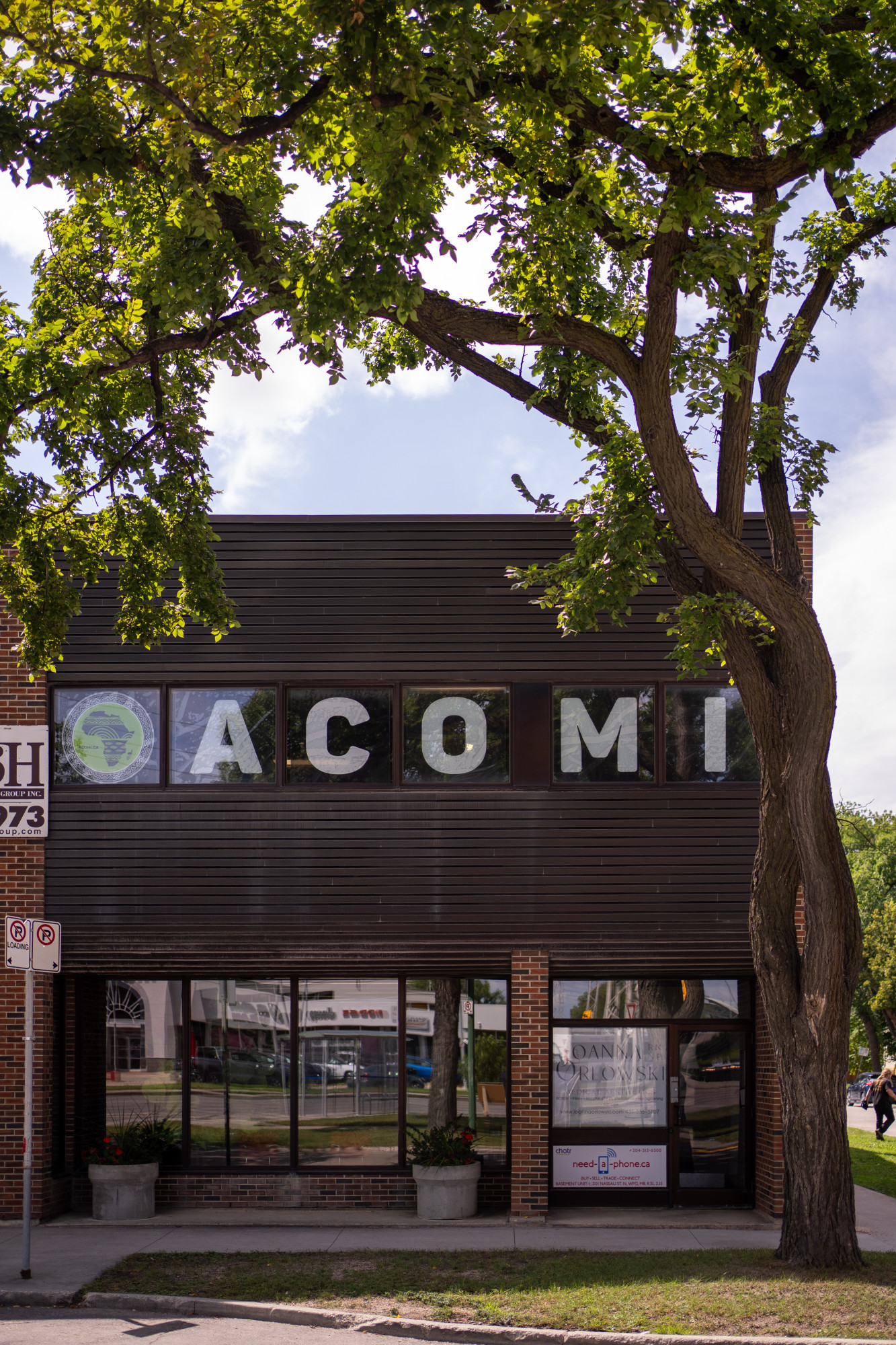 ACOMI exterior